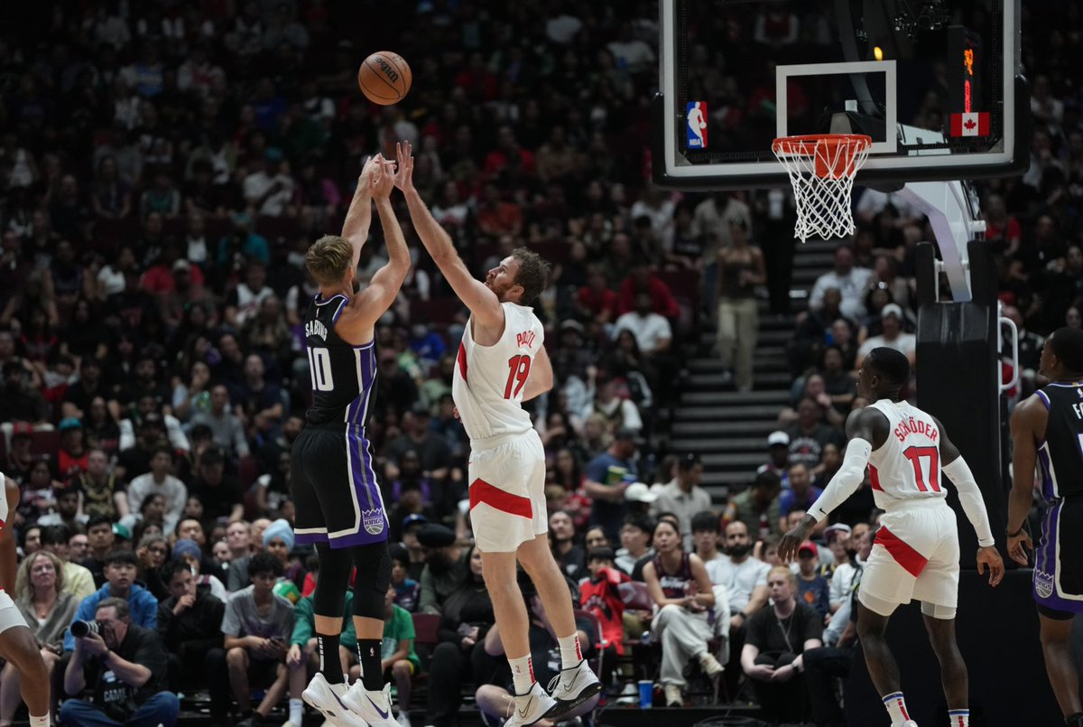 Raptors tweet picture