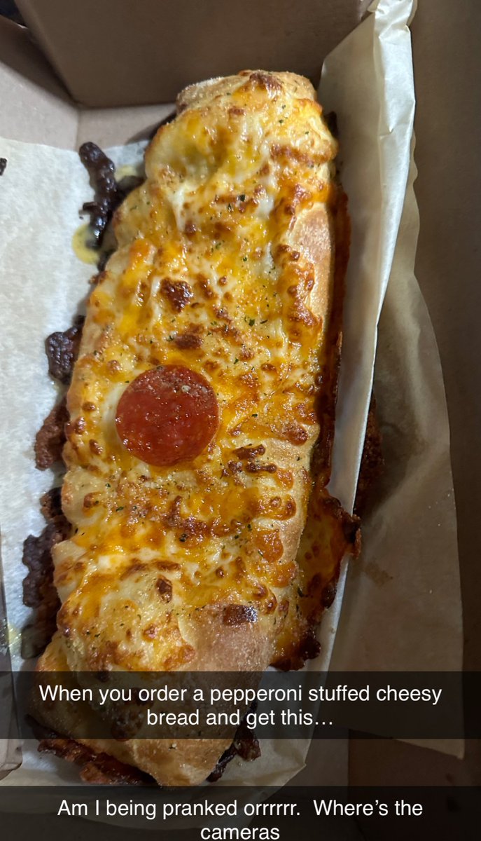 kshats's tweet photo. @dominos am I being pranked… be Fr.  #dominospizza #Dominos https://t.co/IjlCeE0js7
