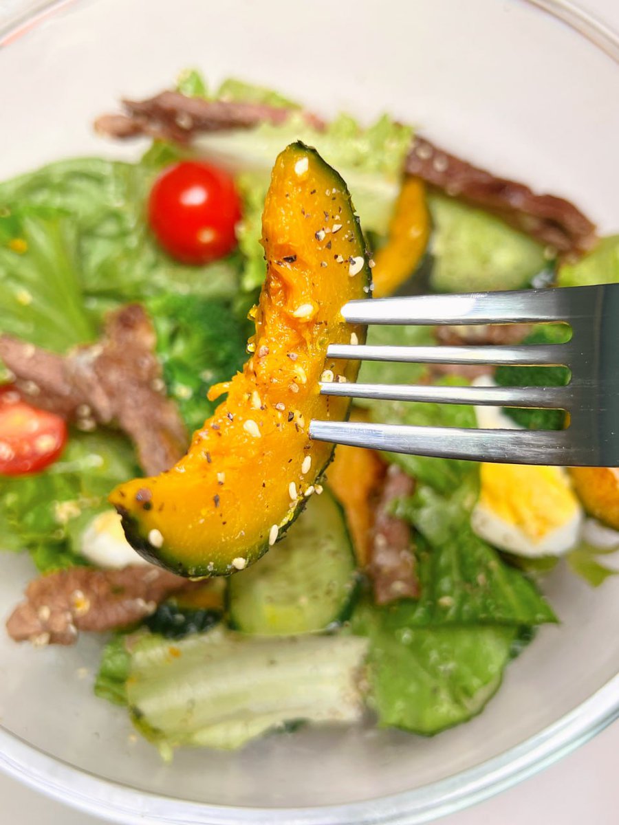 "For better results, don't neglect your diet and choose fitness meals for better results."😝📷