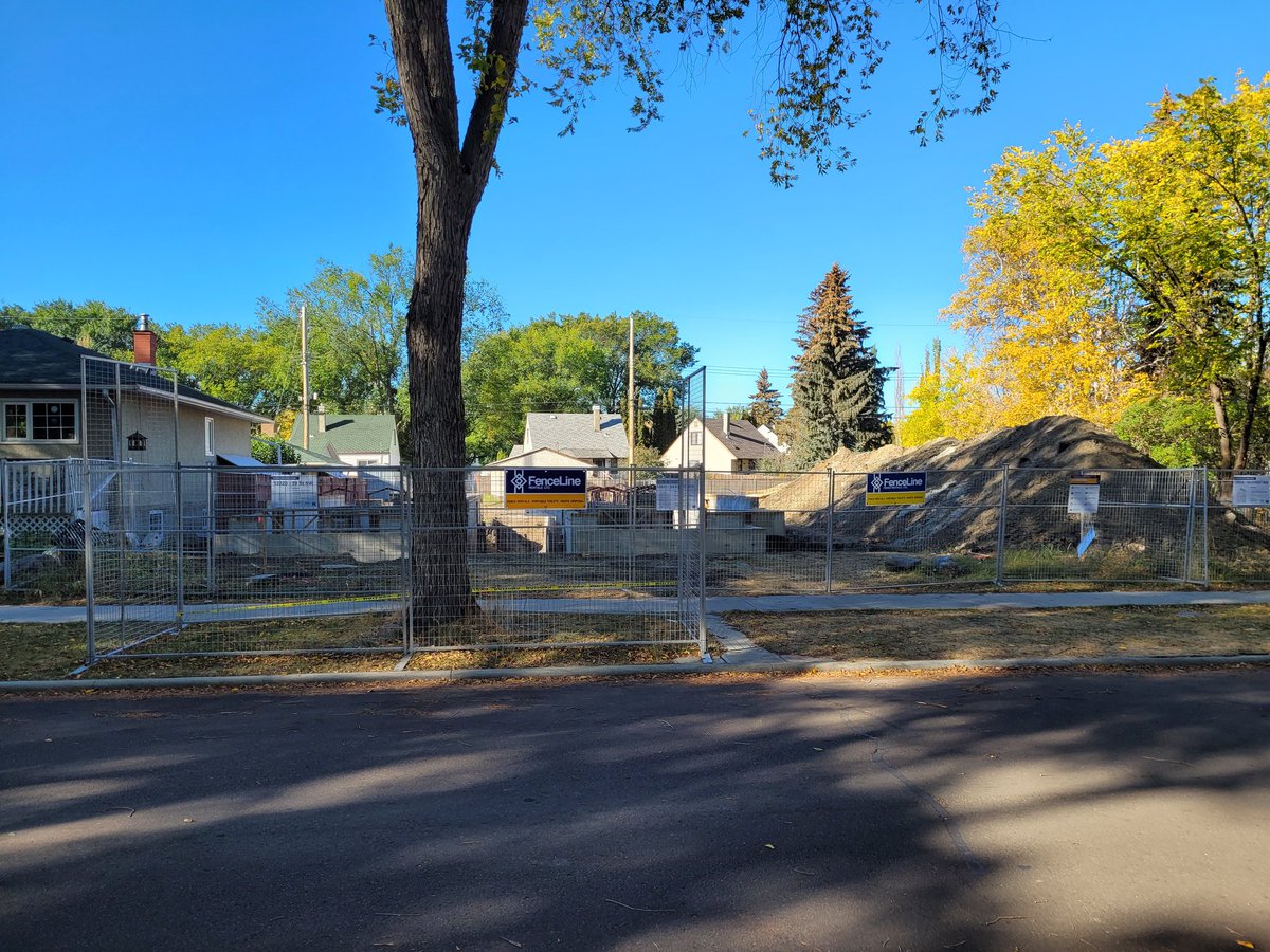 Utility_Safety's tweet image. When building 👷‍♀️ a #infill #project you need to protect the trees. 
Get a free #locate from utilitysafety.ca to protect yourself. 
#Safety #SafetyFirst #knowwhatsbelow 
#knowwhatsabove 
#Alberta 
#Eapuoc