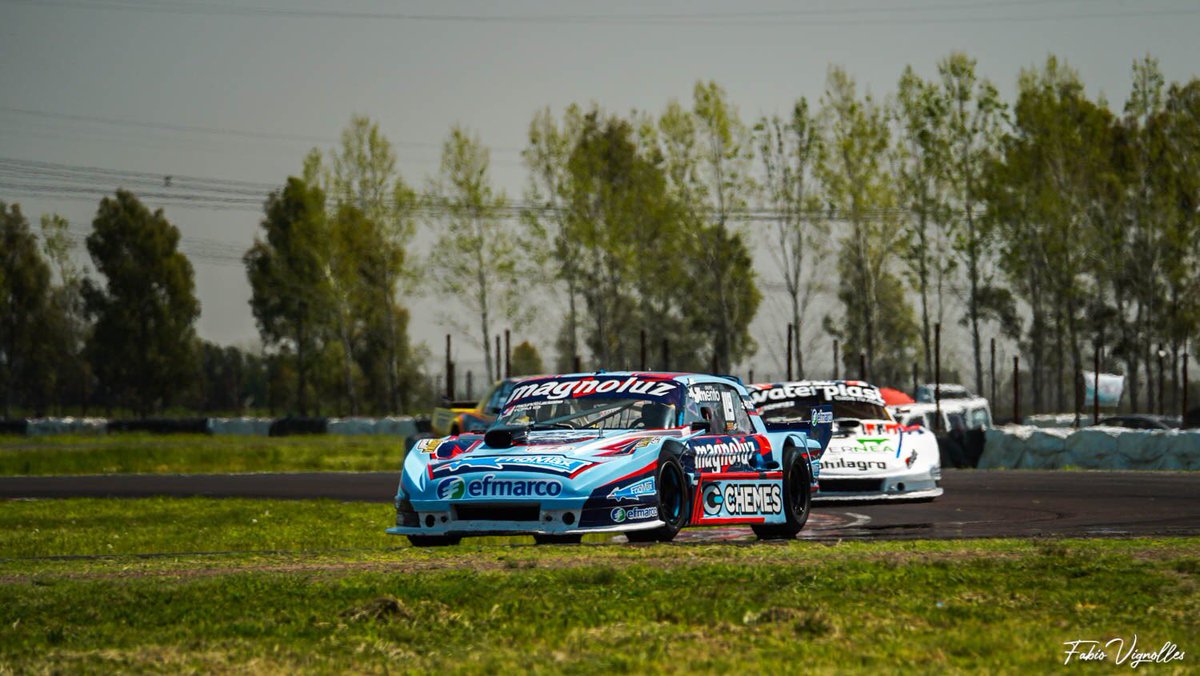FSportteam's tweet photo. 🌡️ Lamentablemente no pudimos concluir la final de #TCPMouras a raíz de temperatura del motor 💥.

Una lástima por la buena carrera que venía realizando @Facledesma , pero seguiremos trabajando para mantenernos firmes la próxima y poder redondear el resultado que merecemos 💪. https://t.co/klAAmwypVu
