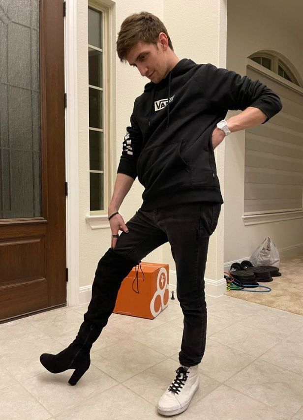 No one tell B about this 
📸: @Grizzyallsos