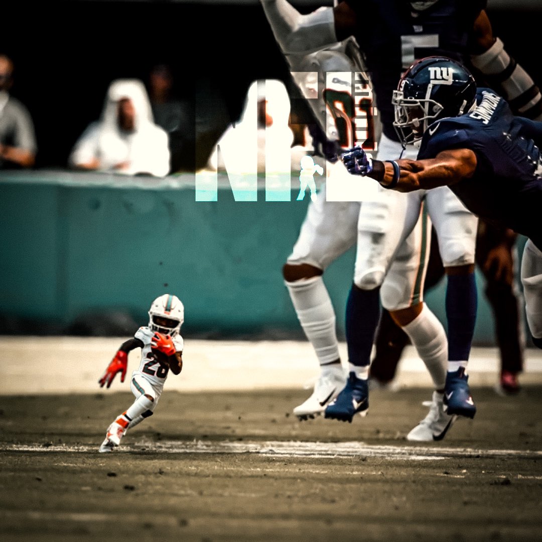 therealnflminis's tweet photo. #Dolphins’ rookie RB De’Von Achane had a day! He rushed for 151 yards and a touchdown. So here he is as a mini! 

🎨: @TannerPhiferNFL 

Follow for all @therealnflminis https://t.co/0oHh4gNpsg