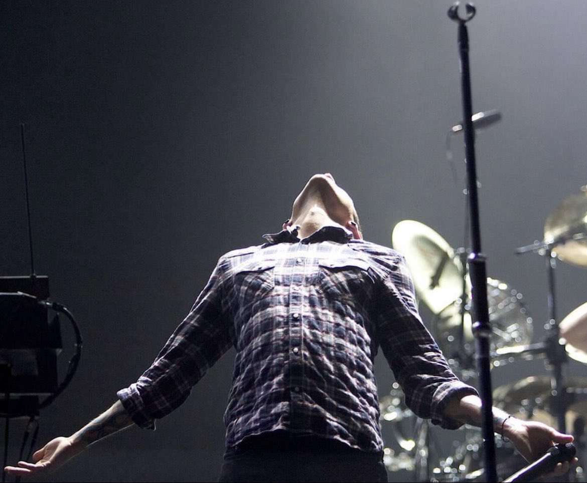 ChesterShots's tweet photo. This 🔥

#ChesterBennington #LinkinPark https://t.co/9mOuAeqssY