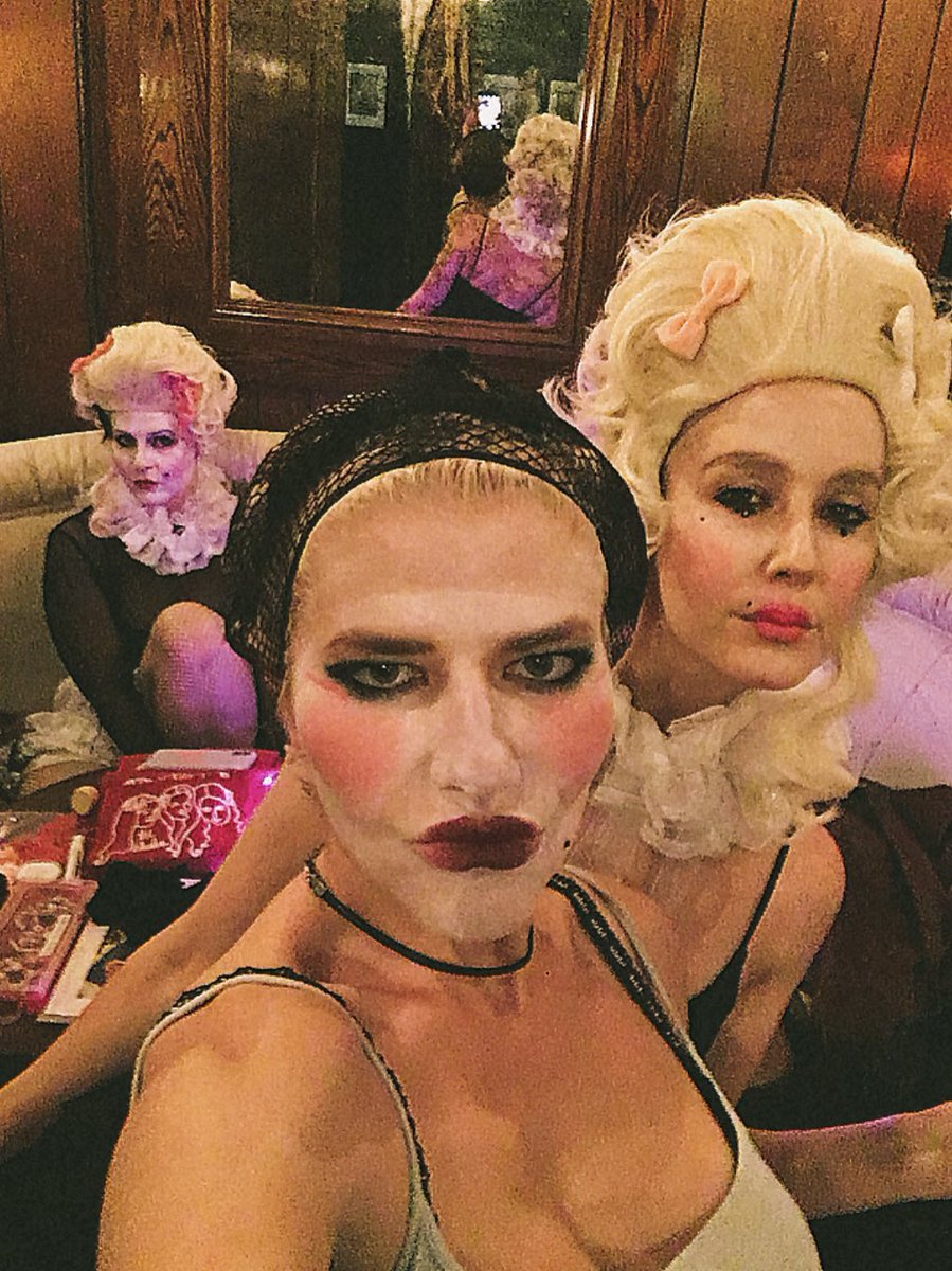 TheBlushes tweet media