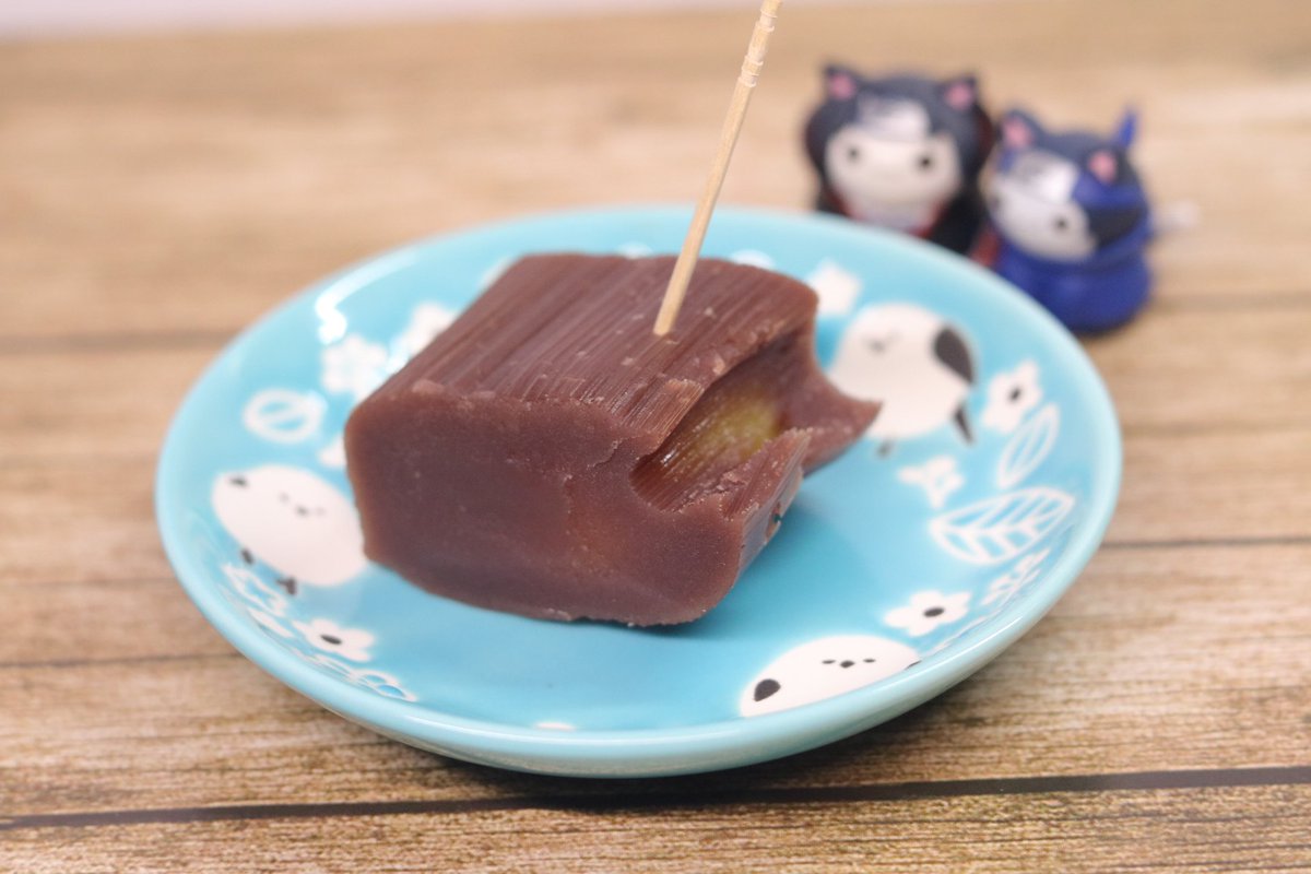 徒歩さんにお土産で頂いた栗蒸し羊羹めちゃくちゃ美味しくて1人1本余裕で食べてしまいそう…!😂😂😂😋ありがとうございます!色んな羊羹食べてますがあっさりした甘さとモチモチ食感で日本一美味しいかもしれない…!
ŧ‹"ŧ‹"( `ч' )ŧ‹"ŧ‹" 