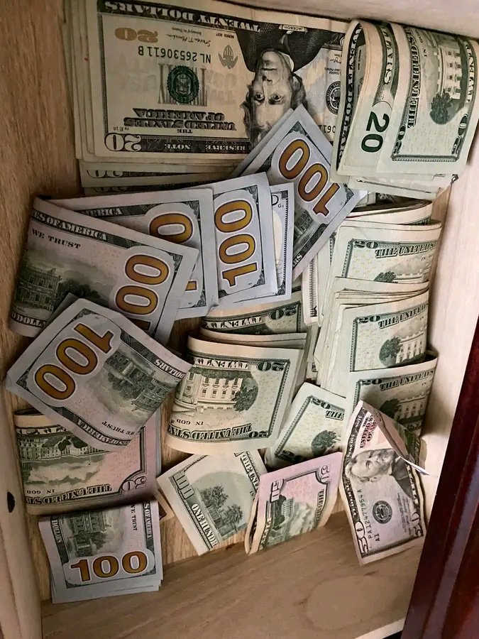 GRujano's tweet photo. Que vengan miles de abundancia 💵 https://t.co/p5WbLii6oP