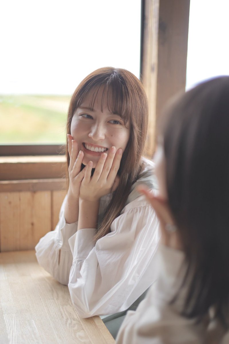 f_bb_2015's tweet photo. 【ロケスナップ④】
ゆちなみが福島県のお仕事で猪苗代エリアのロケへ。
#牧田優花 #鈴木南美 #福島県 #福島 #猪苗代 #猪苗代湖 #TAROCAFE https://t.co/IWIvWvEwNg