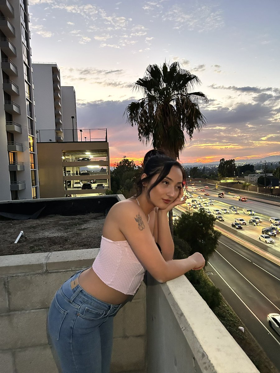 nydile23's tweet photo. pretty in pink 💐 https://t.co/Lo5irQ3YkH