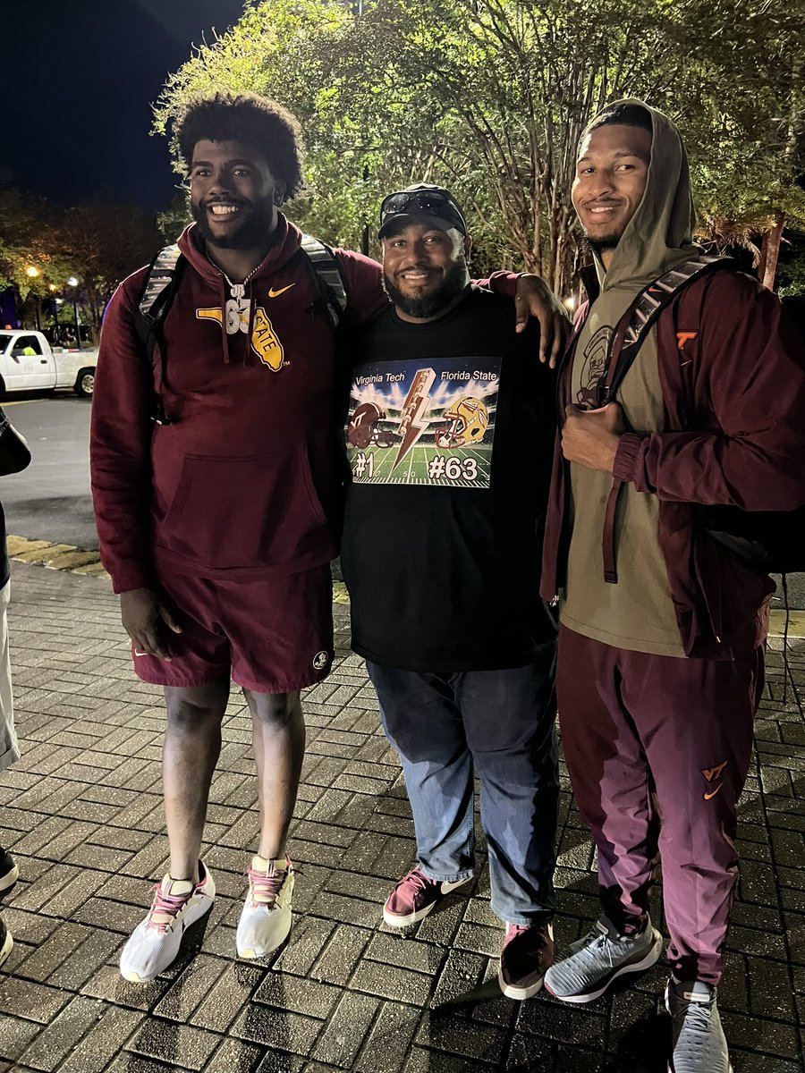 It was pretty cool to see the boys play against each other this weekend. <a href="/KyronDrones/">KYRON🖤🏁</a> <a href="/JeremiahByers38/">Jeremiah Byers</a> #prouddad