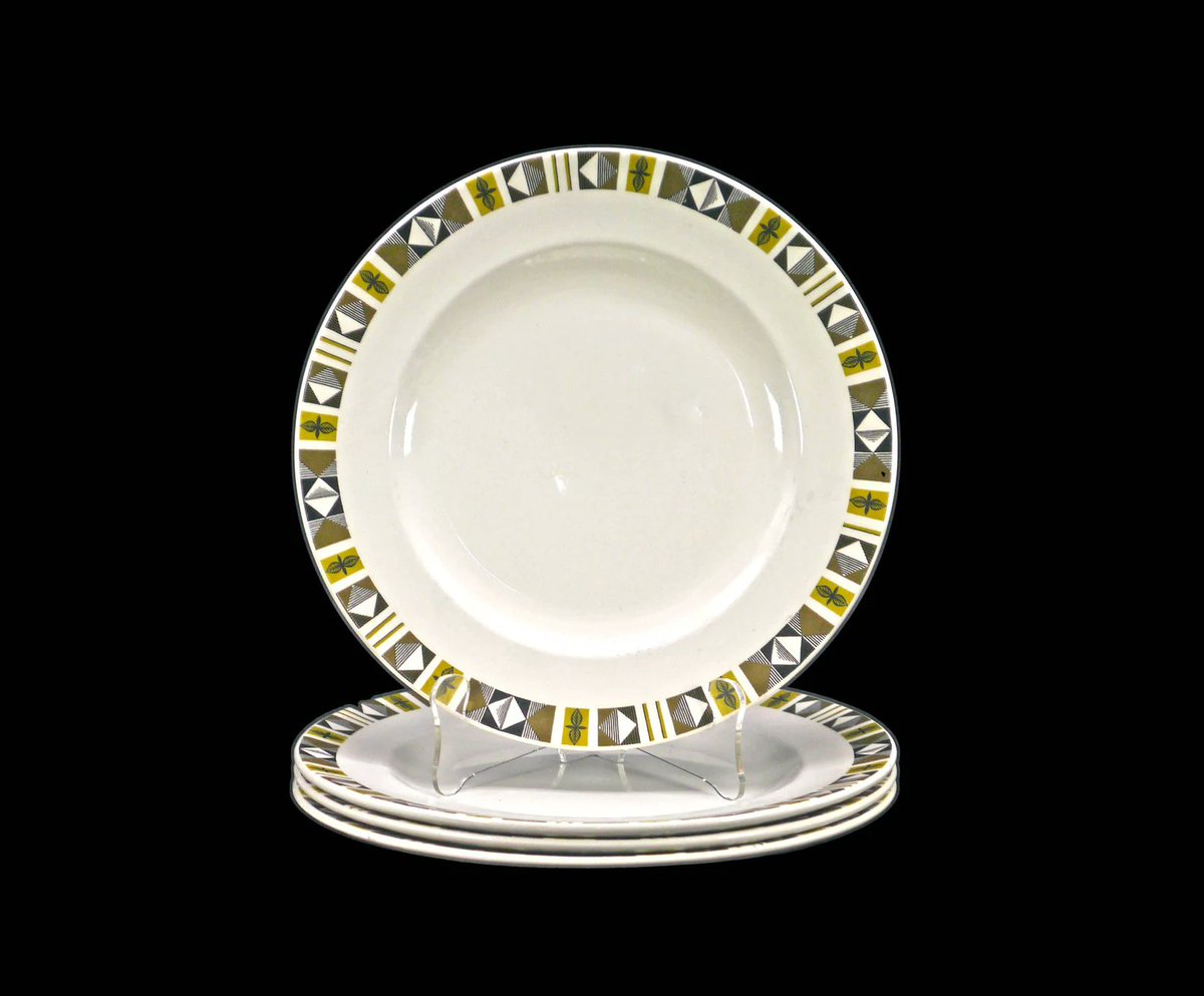 G97816960Girl's tweet photo. Washington Pottery | English Ironstone Pottery Oakwood luncheon or small dinner plates. Retro tableware made in England. https://t.co/iDb7FjN49z via @Etsy #BuyfromGroovy #antiqueshop #tableware #retrotableware #dinnerware #vintagetableware #Oakwood #WashingtonPottery #EnglishIronstonePottery #WashingtonOakwood #EITOakwood #EtsySellers
