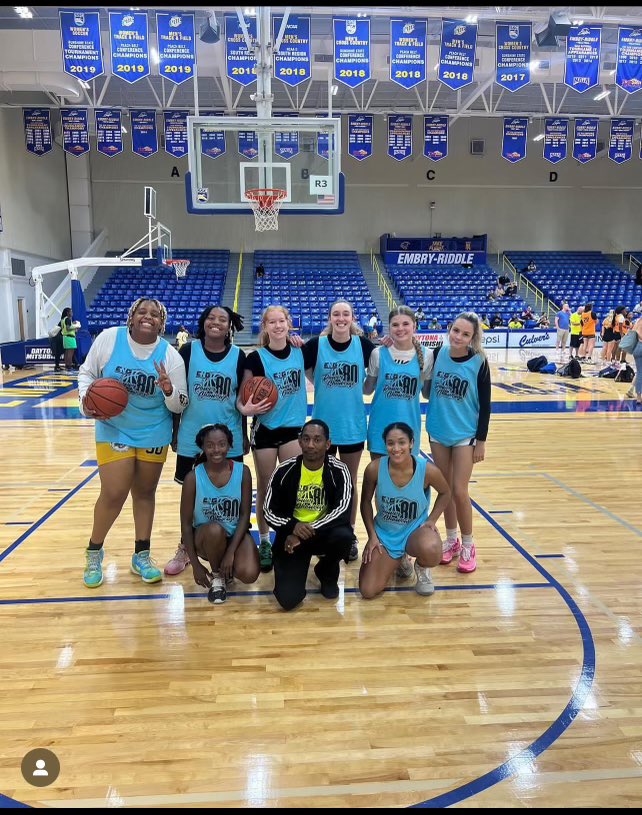 Zora Hill tweet media