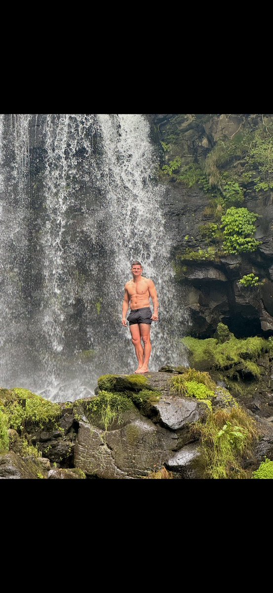 FreddieBurns's tweet image. Nahhhhhgono! “Little dip” before pre season begins for real! #toocold