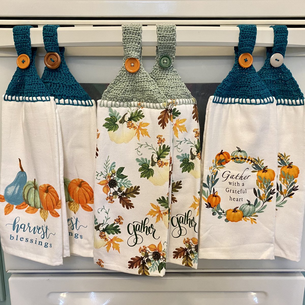 RCrocheting's tweet photo. Save your spoons for something better! These towels won’t be pulled in the floor by pets or little hands and are harder to steal for gross clean-up projects.
 https://t.co/ozUHUBox6f
#fall #autumnismyfavorite #kitchendecor #teal #petmom https://t.co/AGCGKl2VD9