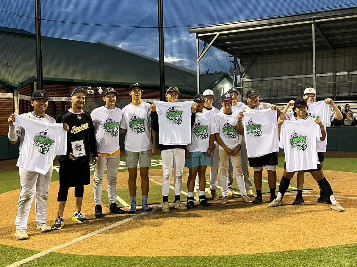 Will_Lamb2's tweet image. Finished the weekend hitting .250 with a  .625 obp 3 rbi &amp;amp; 1 run scored.
Pitched 2.2 innings of relief giving up 2 with 2 k’s. Of the 49 pitches, 75.5% were strikes.
The boys went 5-0 on the weekend &amp;amp; brought home another ‘ship.
#somethingtobuildon