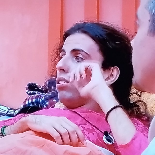 ElMiticoBarbas's tweet image. La artista    //       El público

#GHVIP8O