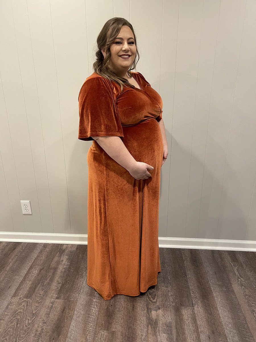 amber_harbin16's tweet photo. This is “technically” my first bump pic because I’ve just felt fat the entire time🫠 but here’s to 21 weeks! Officially over halfway through with this pregnancy. Not too much longer until we get to meet our sweet boy!🤍 @ThAbEaR_95 https://t.co/0GHuw3a0Ob