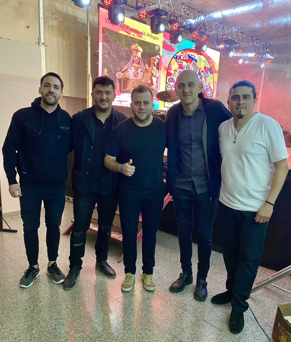 GermanGuitarra's tweet photo. El equipo del Sab!!! https://t.co/26GAakAUhV