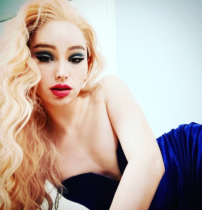 I'm live on chaturbate yall  https://t.co/UwB5rVCrpw https://t.co/EObNRaE9H1<a href="/tag/bbl"class="tags"><span>#bbl</span></a>