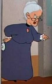 norberto_pagano's tweet photo. Milei con sus anteojos a media nariz, es la abuelita de Tweety  #Debate2023 https://t.co/Ppr1XY5OLc