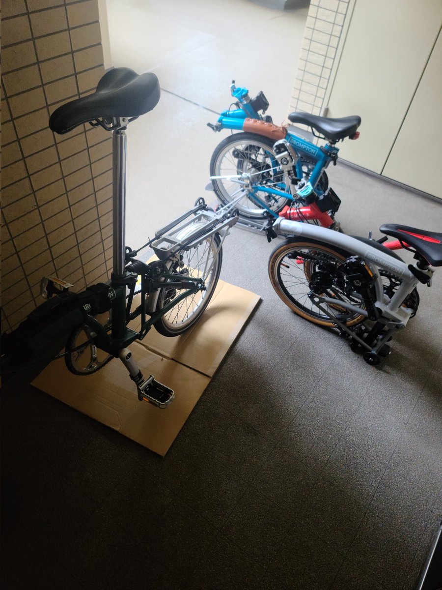 DannySullyvan85's tweet photo. 雨の日は点検整備。

#おりたたぶ
#Brompton https://t.co/huEsetiJbG