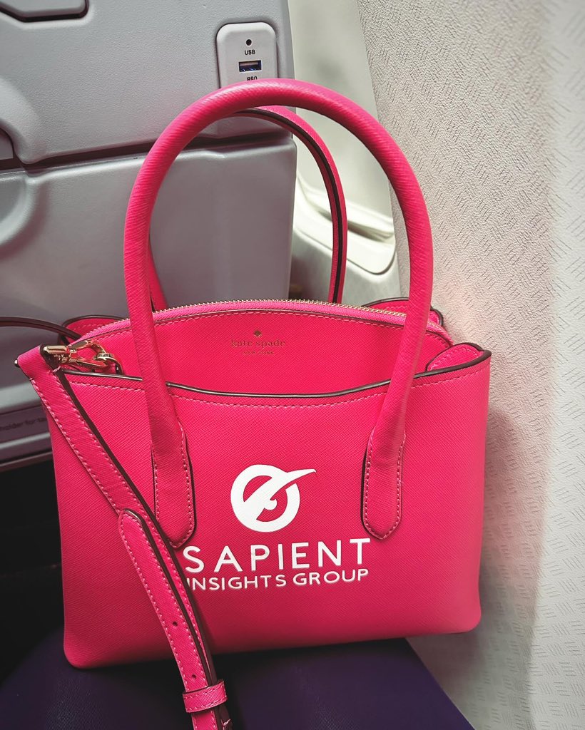SRRAtlanta's tweet photo. I’m ready! #hrtechconf bound! @SapientInsights #gettingloud in pink and orange this week. See you in the expo, at the Keynote and the pre-conference workshop. #HR #HRTech https://t.co/WywOCPNy76
