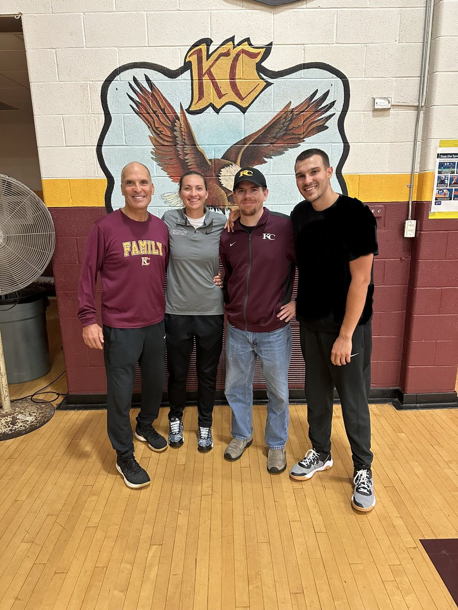 JustinMagestro's tweet image. Blessed and honored to have Coach Megan Sefcik from Westminister College at our Kennedy Catholic Eagles Nest open gym this afternoon to watch our Lady Eagles✝️🙏🏀💪🦅 #KCFamily #KCPride #HardWorkAlwaysPaysOff  @WC_WBB @CoachMegan11 @CoachScott_WC