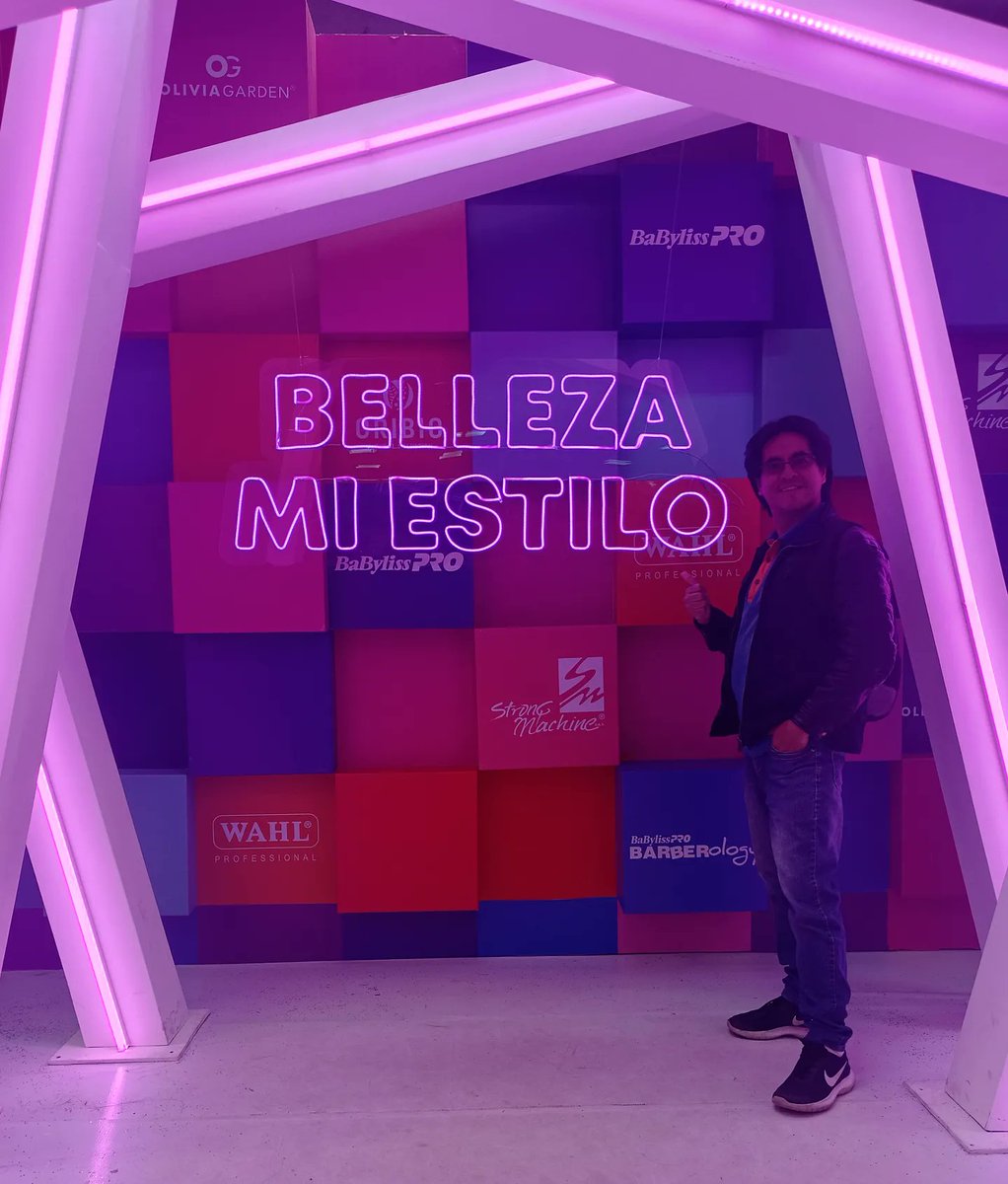 zarcrof3's tweet photo. Cumpliendo la cita un año más. ¡Que gran feria! 😬😬 @CorferiasBogota @WRadioColombia @camaracomerbog @MincomercioCo @ALOdigital @BesameBogotaFM #QueElMundoTeVea #bellezaysalud #bellezaysalud2023 https://t.co/KbD7mc4Uxh