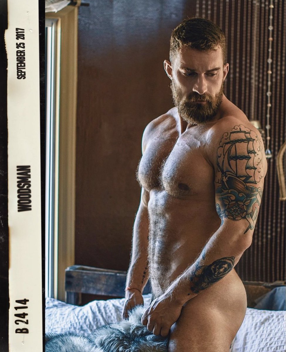 𝙈𝙧. 𝘽𝙡𝙖𝙘𝙠𝙬𝙤𝙧𝙩𝙝 (@eyeofthealpha) on Twitter photo 