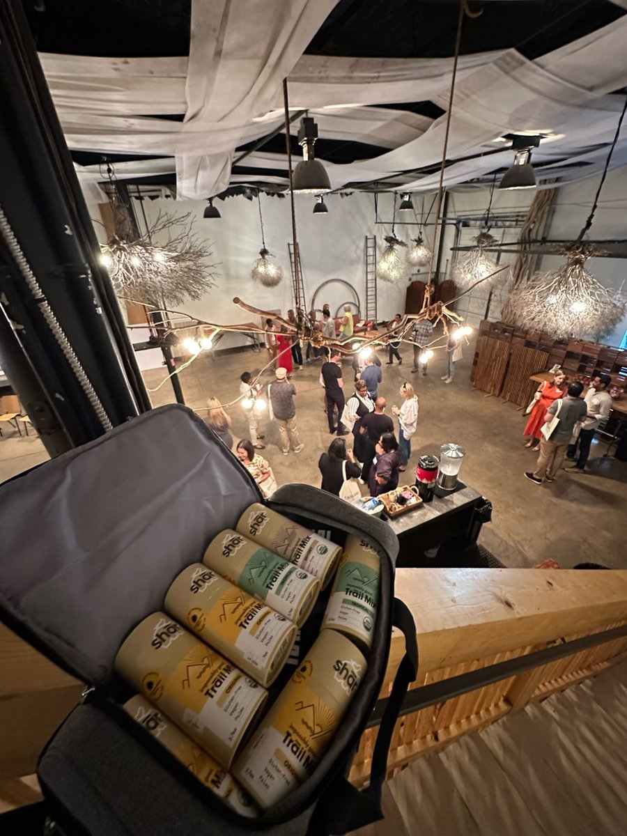 Lyn Graft (LG) tweet media