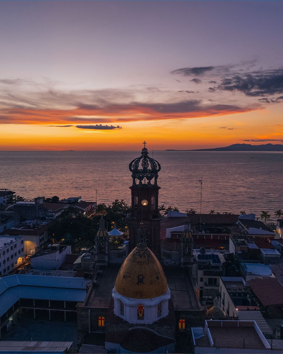 Experience Mexico at its Best: Discover Puerto Vallarta! bit.ly/44UVVl6
·
Descubre la esencia de un pueblito típico, enclavado entre las majestuosas montañas y las cálidas aguas del Pacífico. #VisitaPuertoVallarta