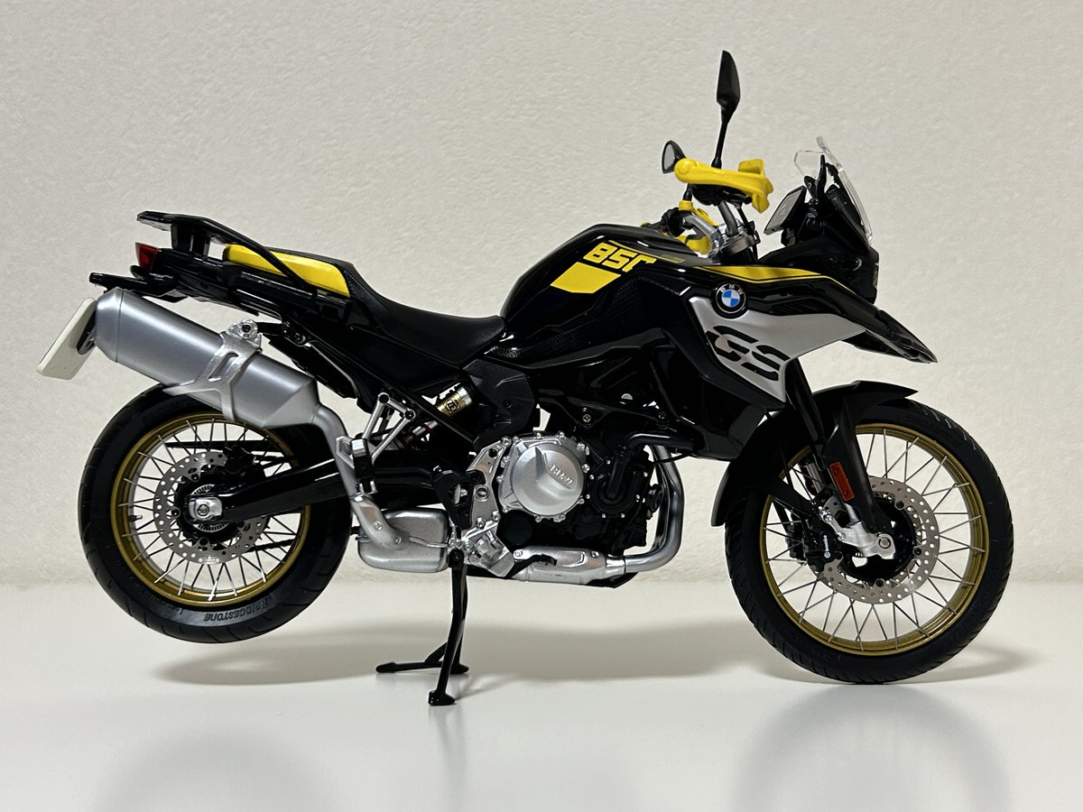 Graphite_One's tweet photo. BMW Motorrad 純正 1/10 F850GS GS40周年エディションが届きました
いつもながらBMWの1/10ミニカーは出来がいいです👍
#BMWMOTORRAD #F850 https://t.co/LXsVchxlwk
