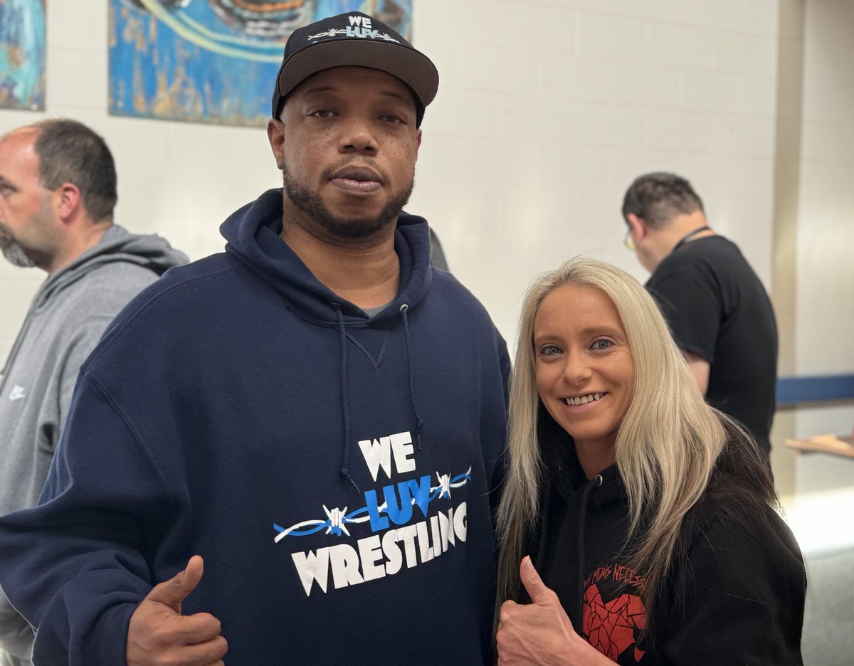 WeLuvWrestling1's tweet photo. Man yall know @zoeyskyepro is a beast in the ringโฆ like she goes. (I say this every time) #WeekendLuv https://t.co/mzmLLSn3Go