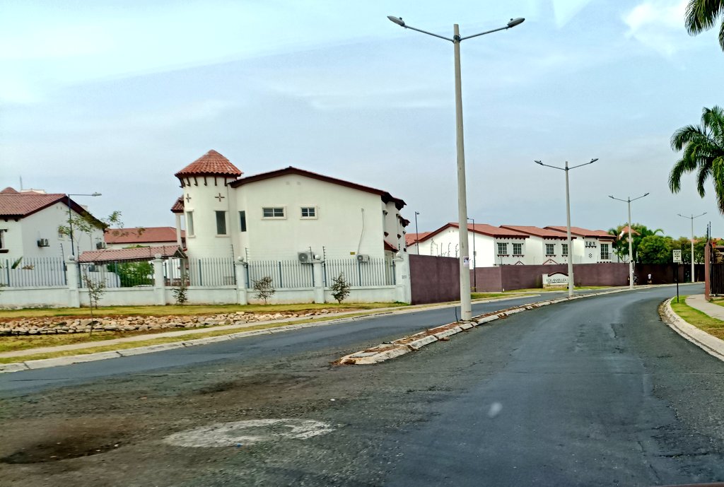 <a href="/EmerosasRosas/">emerosas</a> <a href="/ATM_Transito/">ATM TRÁNSITO</a> <a href="/luisantonio_r/">Luis Antonio Ruiz 💪 !!!</a> <a href="/TerranostraViaC/">TerranostraViaLaCosta</a> <a href="/Urb_ViaLaCosta/">Urbs Via a La Costa</a> <a href="/Vialacostagye/">Vía a la Costa</a> VEAN QUE SOLO HACEN LO QUE LES CONVIENE, SOLO ARREGLARON LAS CALLES DEL SECTOR QUE QUIEREN VENDER , LO VENDIDO YA NO LES IMPORTA <a href="/EtinarEc/">Etinar</a> ASI ENGAÑAN.