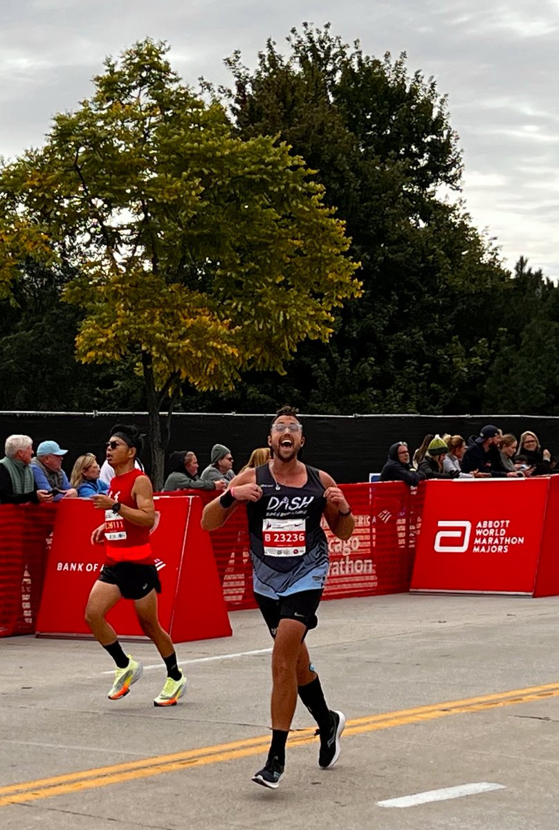 Smashed a solid 13min Personal Best (3hrs 17min 15sec / 7:32 per mile), but it might have been in one of the most painful ways possible 😂 

Until next year Chicago 😈

#DashingForDASH #DASHSkating #ChicagoMarathon #Thankful #PersonalBest #LetsGo