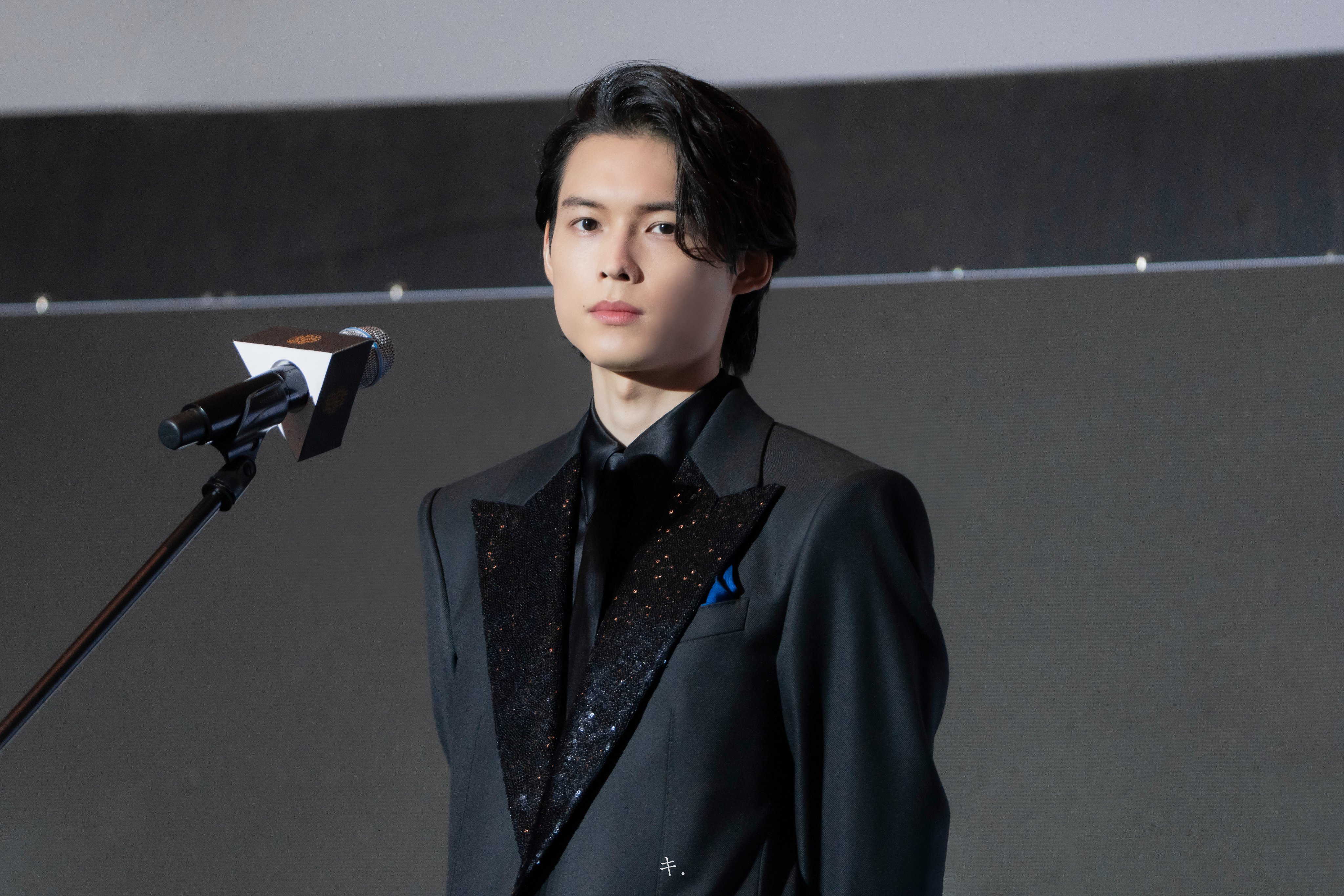 47枚 松村北斗 2021年 公式写真 Amazon.co.jp: Six TONES 公式 生 写真（松村北斗）ST00705
