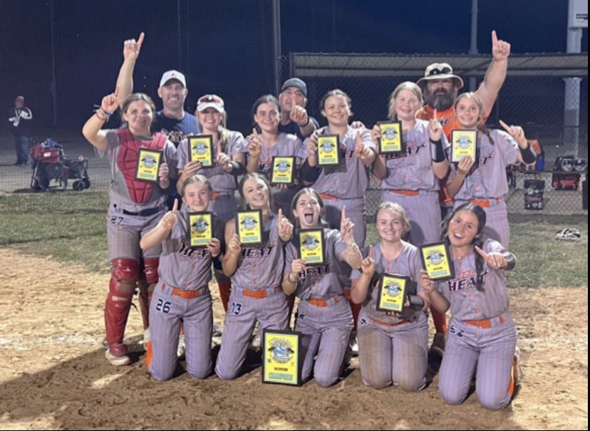 Great two weekends for Heat 09! Back to back championships at Catalina wine mixer and playing up in 16u Halloween tourney! Great job ladies!!