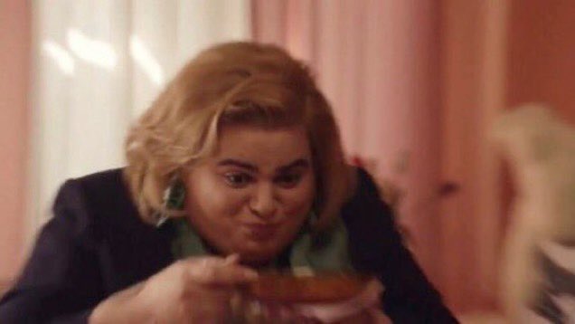 Nsdimeetu's tweet image. LAURA DANDOLE LAS BUENAS NOCHES A KARINA MEMEO AJSJAJAJAJ #GHVIP8O #GHVIP9O