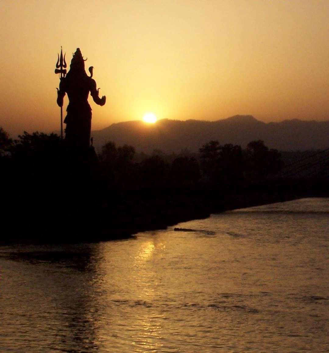 abhinav9922's tweet photo. ॐ नमः शिवाय जय शिव भोलेनाथ बाबा माँ पार्वती कृपा करें हम सभी पर https://t.co/6prWydYMlZ