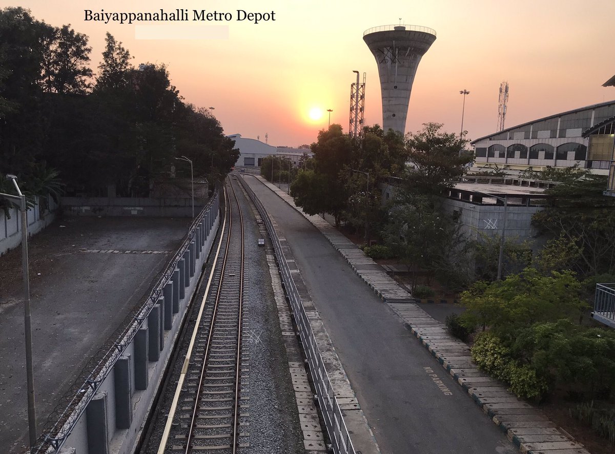 WF_Watcher's tweet photo. It’s just 4 minutes from #KRPura to #Baiyappanahalli 

•Just 4 minutes Like breeze

•That pain of getting down at KJM,catching Feeder bus, FOB at BYP,long walk. All that is gone. 

•You are going to save good 35-40 minutes here itself. 

(These are old pics, please note) https://t.co/9YDH6C2guN