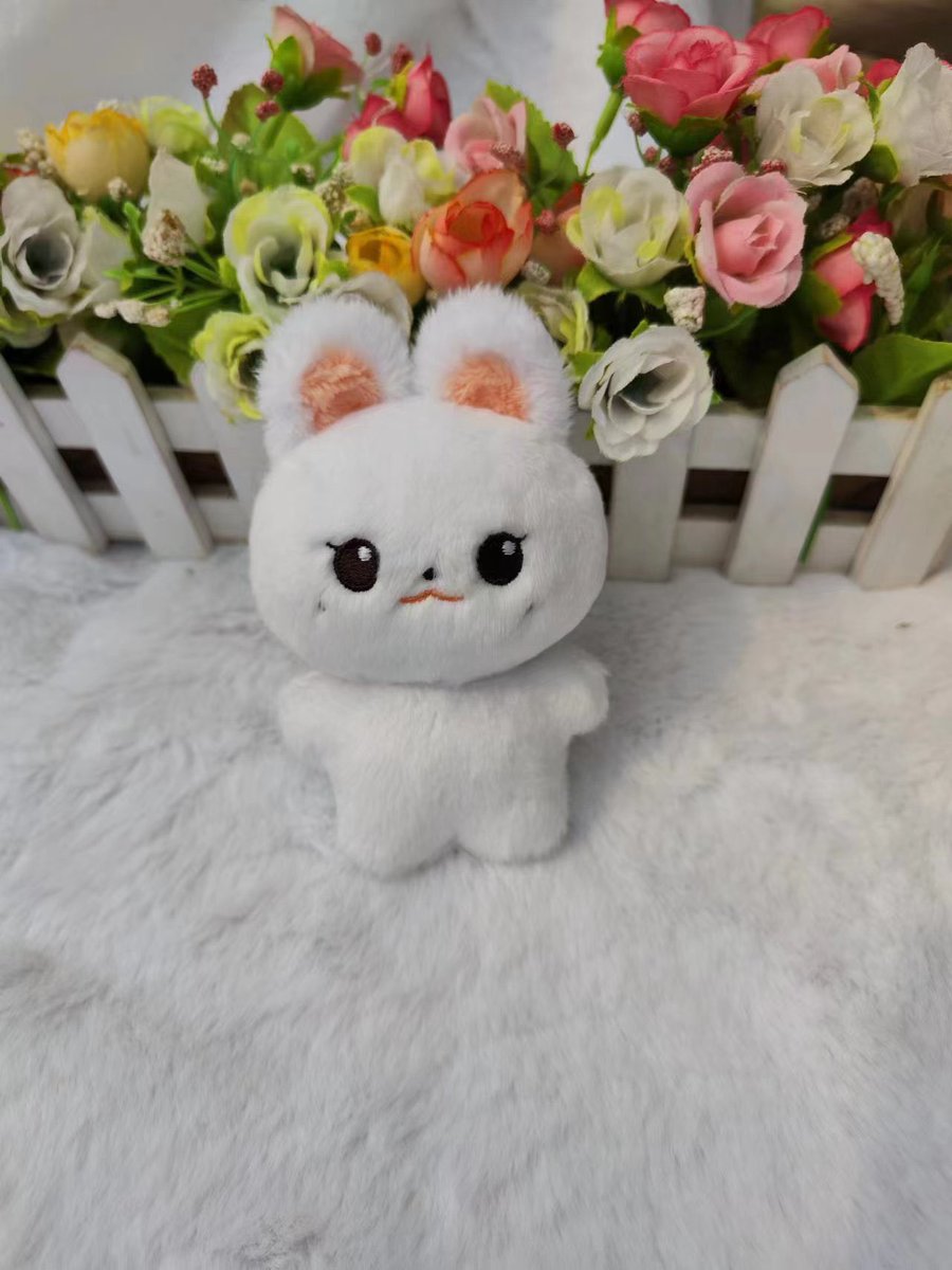 bunnyta2ng's tweet photo. 수정된 샘플이 나왔습니다! 더 이상의 수정은 없을 예정이며, 두 가지의 샘플 중에서 투표를 하고 최종 샘플을 결정하도록 하겠습니다 💕 https://t.co/s2yFVBYZ8U