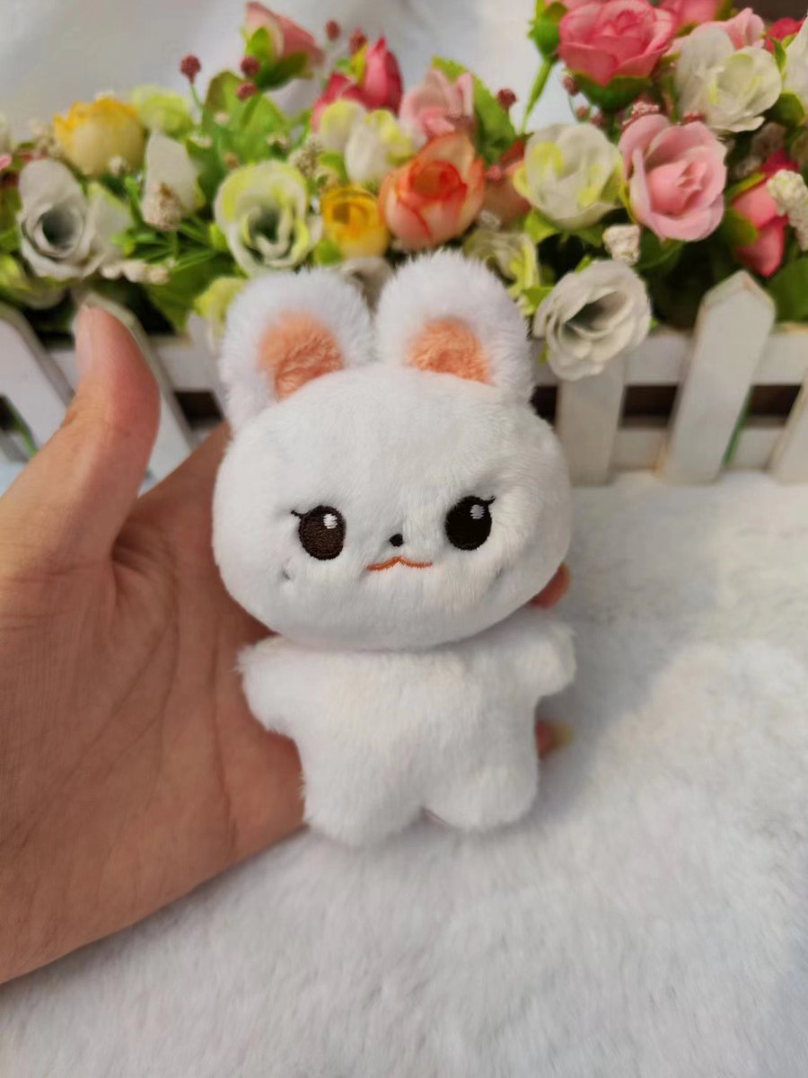 bunnyta2ng's tweet photo. 수정된 샘플이 나왔습니다! 더 이상의 수정은 없을 예정이며, 두 가지의 샘플 중에서 투표를 하고 최종 샘플을 결정하도록 하겠습니다 💕 https://t.co/s2yFVBYZ8U