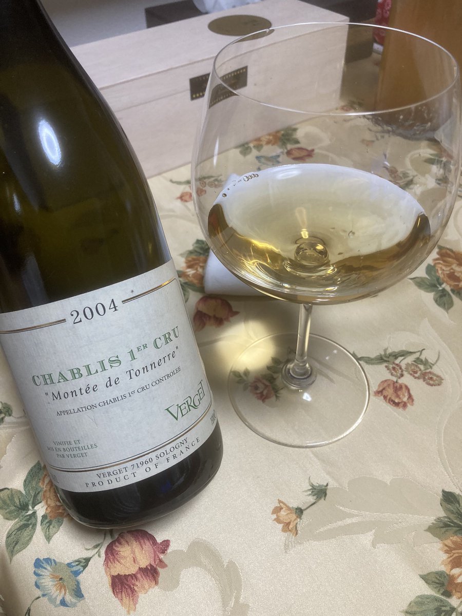 chat_et_vin's tweet photo. ヴェルジェ シャブリ モンテ・ド・トネル 2004
19年経過にしてこの酸味の強さときたら…
熟成由来の香味はあるのだが、いやはや。
#chablis #1ercru #monteedetonnerre #verget https://t.co/PDAP9tzGec