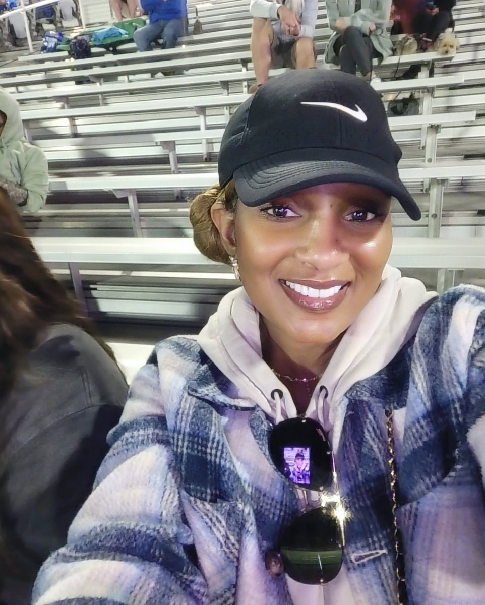 blackbuttrfly's tweet photo. Had a super fun road trip with the Fam traveling to watch my future son-in-love play in his 1st football game against a Texas school! Love these to life! 🥰❤️😘 #familytime #familyfirst #lovemyfamily #familyovereverything #love #roadtrip #commercetx https://t.co/eyJVzDBo6J