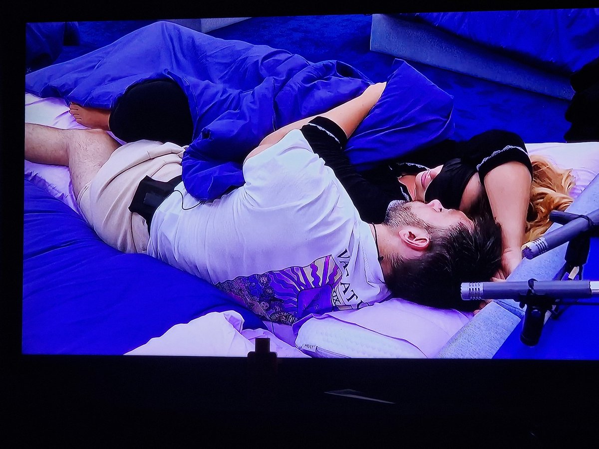 ross2224's tweet image. Buenas noches #GHVIP90