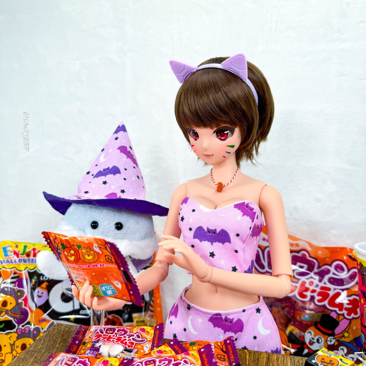 AndroidPDF's tweet photo. 思ちゃん: ハロウィンのお菓子🎃👻🍬は何れにしようかにゃ💕
#jodiecreations #ハロウィン #halloween #halloweencandy
#proudprowess #rainbowprowess #smartdoll #smartdollprowess #smartdoll思 #smartdollprowesscinnamon #evolveframe #catgirl #dolljpf https://t.co/c0AVF7EqzP