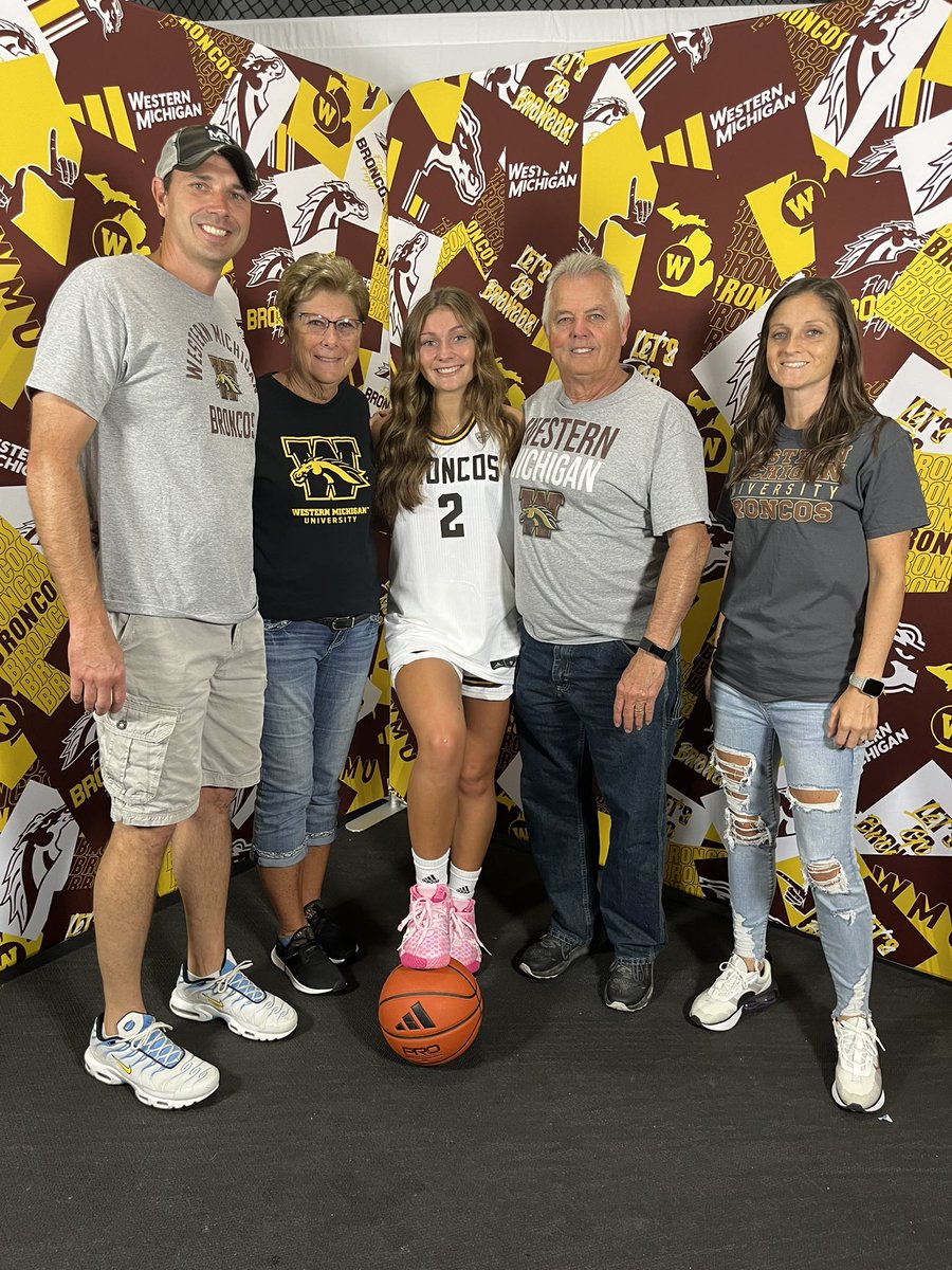 Alli Harness tweet media