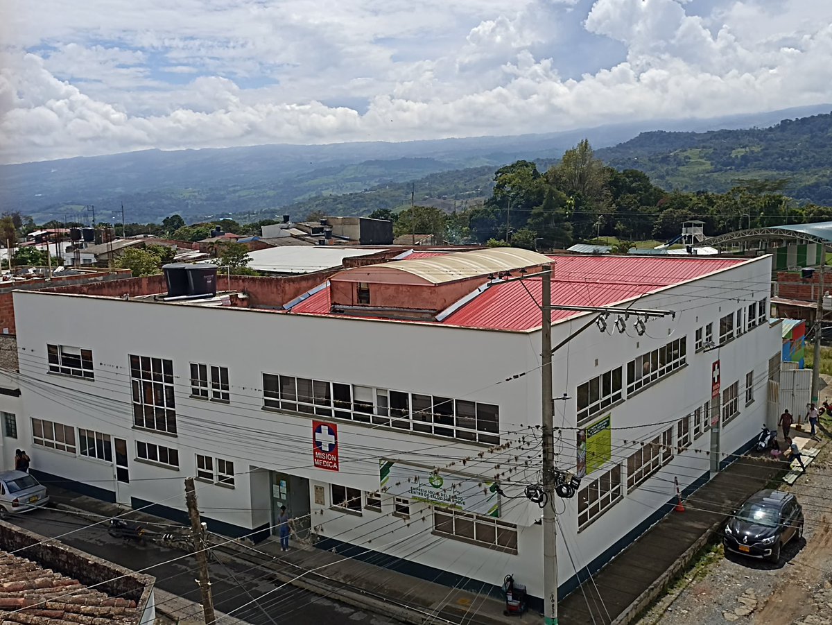 MAguilarHurtado's tweet photo. Mejoramos la prestación del servicio de la E.S.E Centro de Salud San Roque de #Güepsa. Gracias a más de 183 millones de pesos gestionados ante el @MinSaludCol se logró:

☑️Adecuación y mantenimiento de la cubierta. 
☑️Construir un nuevo consultorio.
☑️Renovamos los espacios del consultorio de enfermería.
☑️Suministros para el área de vacunación y reanimación.