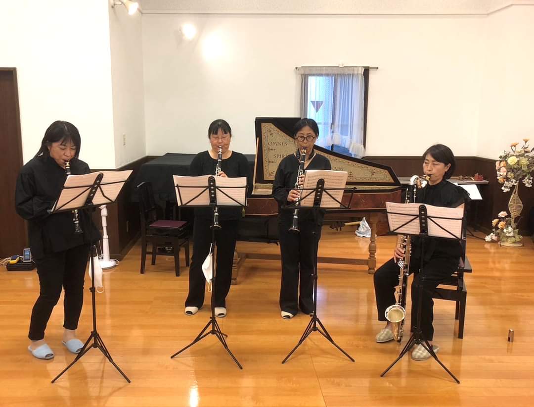 obuokeofficial's tweet photo. クラリネットパートで1年半前からアルビノーニの組曲に取り組んでました。
市販の楽譜で人気曲ですが、守備外のバロック音楽なので折角ならと
バロック音楽のプロの先生のレッスンに月1で通って練習してきました。
（��ラリネットはバロック時代にはなかったので、トラベルソの先生に習いました） https://t.co/z8UlPajYh6