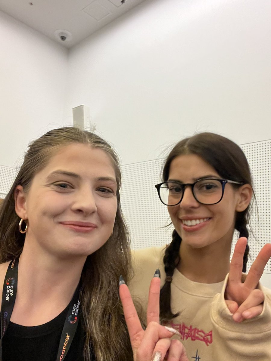 _CallMeRo_'s tweet image. Ayo Met @Develiquee At pax and Had the best interactions with her. (Dw dev you can hide with our group any time you get lost).  You are so funny and Its so wonderful to see more of your character emerge in all the different TOS videos.  You are fabulous and I love your content 💜